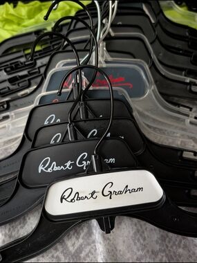 25 Robert Graham Signature Retail Hangers